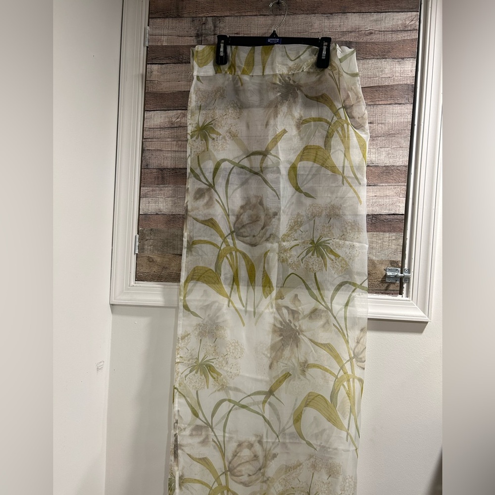 NIB LICHTS Lace Window Voile Sheer Curtains